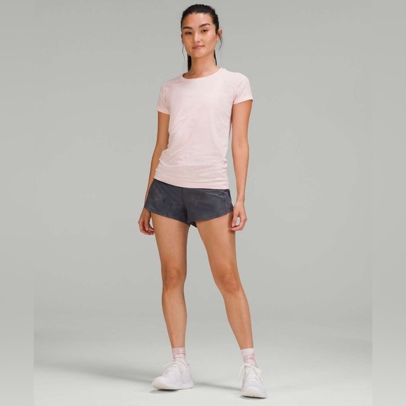 A Lululemon 🍋 Speed Up Low-Rise Lined Short 2.5" - Picture 3 of 5
